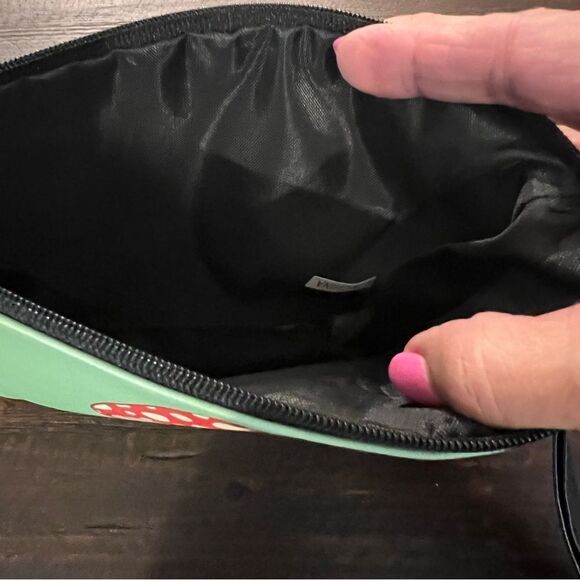 Green Small Pouch with Mushroom Design - Picture 4 of 4